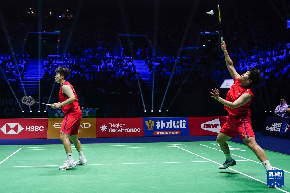 激烈的足球 激烈的足球