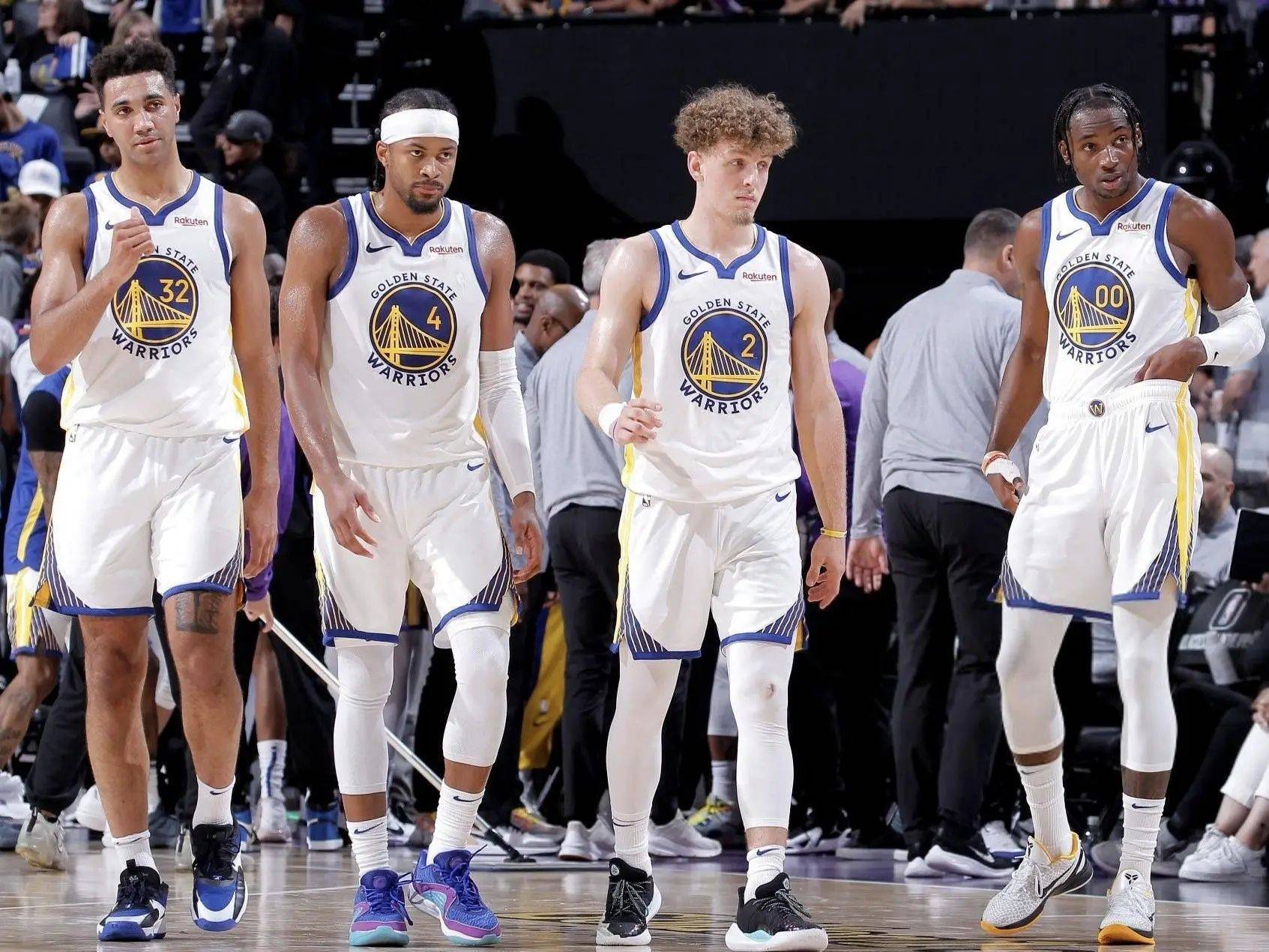 字母哥抢断 字母哥抢断